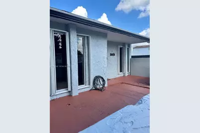 19436 NW 53rd Pl, Miami Gardens, FL 33055 - Photo 2