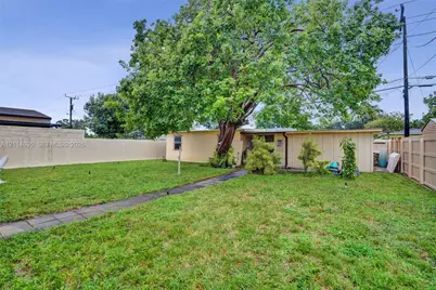 82 E 57th St, Hialeah, FL 33013 - Photo 32