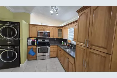 10021 NW 127th Ter, Hialeah Gardens, FL 33018 - Photo 10