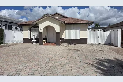 10021 NW 127th Ter, Hialeah Gardens, FL 33018 - Photo 6