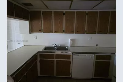 1990 W 56th St #1319, Hialeah, FL 33012 - Photo 2