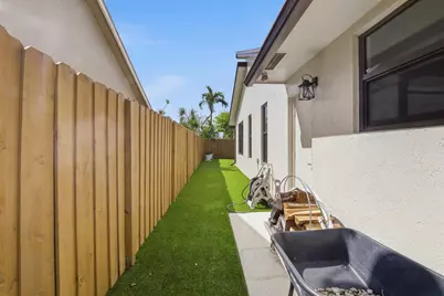 2658 SW 11th Place N, Deerfield Beach, FL 33442 - Photo 34