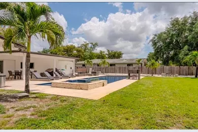 7520 NW 8th Court, Plantation, FL 33317 - Photo 20