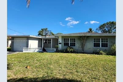 24 NW 42nd Ter, Plantation, FL 33317 - Photo 1
