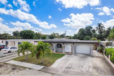 556 E 62nd St, Hialeah, FL 33013 - Photo 1