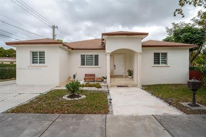 1395 SW 59th Ave - Photo 1