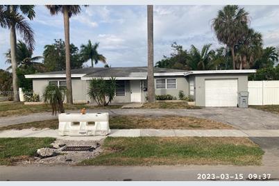1441 SW 2nd Ave - Photo 1