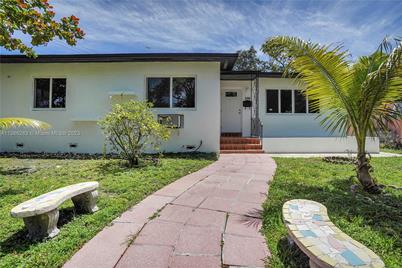 300 NE 48th St, Miami, FL 33137 - Photo 1