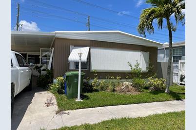 650 NW 219th Ave, Pembroke Pines, FL 33029 - Photo 1