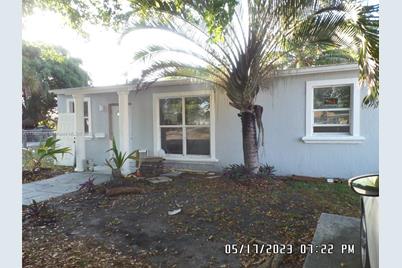2347 NW 13th St - Photo 1
