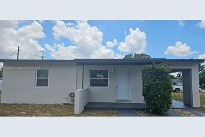 1818 NW 13th Ct - Photo 1