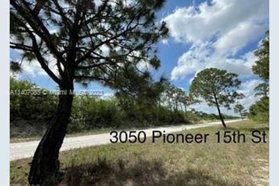 3050 Pioneer - Photo 1