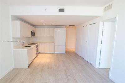 55 SW 9th St #3310, Miami, FL 33130 - Photo 1