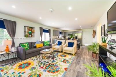 985 SW 9th St #1, Miami, FL 33130 - Photo 1