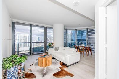 55 SW 9 St #2501, Miami, FL 33130 - Photo 1