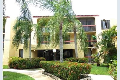 733 SE 1st Way #206, Deerfield Beach, FL 33441 - Photo 1