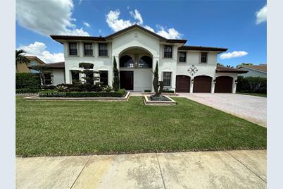 19441 NW 5th St, Pembroke Pines, FL 33029 - Photo 1