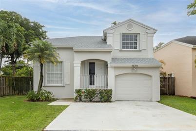 10211 SW 117th Ct - Photo 1