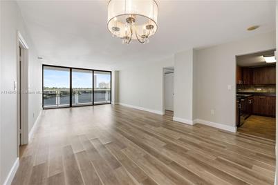 20515 E Country Club Dr #545, Aventura, FL 33180 - Photo 1