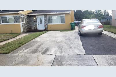 2420 NW 179th Ter, Miami Gardens, FL 33056 - Photo 1