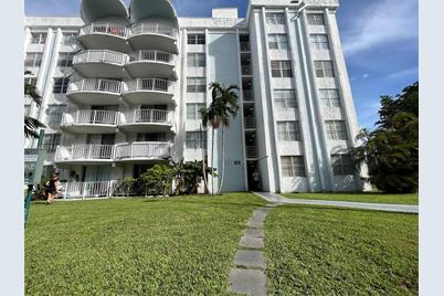 492 NW 165th Street Rd #C611, Miami, FL 33169 - Photo 1