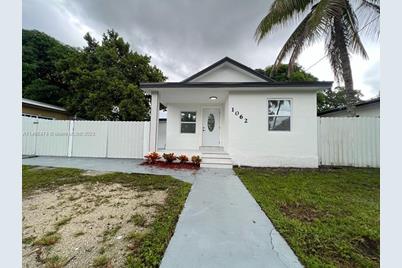 1062 NW 25th St - Photo 1