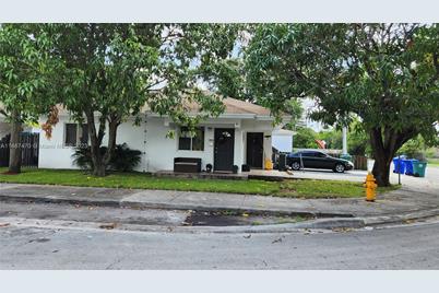580 NW 58th St - Photo 1