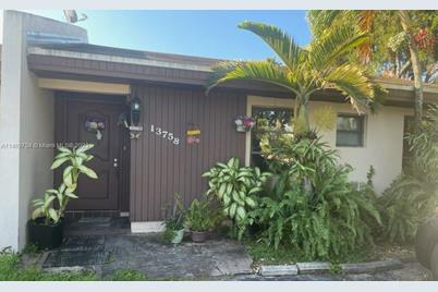 13758 SW 54th Ter - Photo 1
