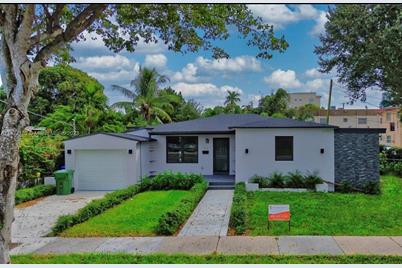 701 SW 64th Ave, Miami, FL 33144 - Photo 1