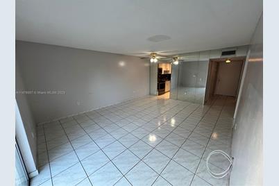 5731 NW 37th St #221 - Photo 1