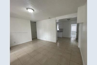 1131 NW 9th Ave #0 - Photo 1