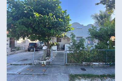 2262 NW 5th St - Photo 1