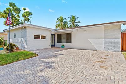 710 NW 92nd Ave, Pembroke Pines, FL 33024 - Photo 1