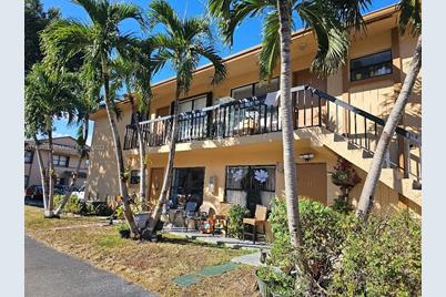 2505 W 67th Pl #22-27, Hialeah, FL 33016 - Photo 1