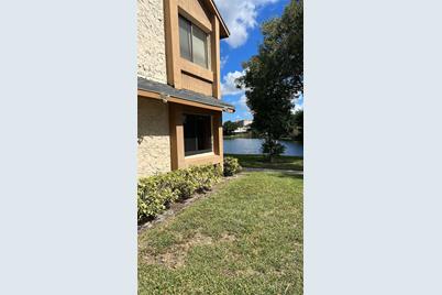 196 Wimbledon Lake Dr #12-74, Plantation, FL 33324 - Photo 1