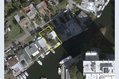 1940 NW 13th St, Miami, FL 33125 - Photo 1