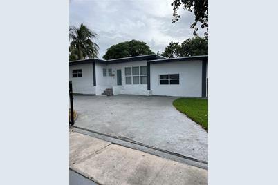 230 NE 124th St, North Miami, FL 33161 - Photo 1