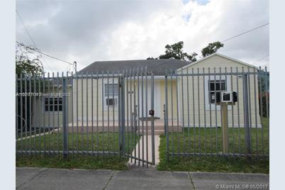 7634 NW 4th Ave #APT B, Miami, FL 33150 - Photo 1