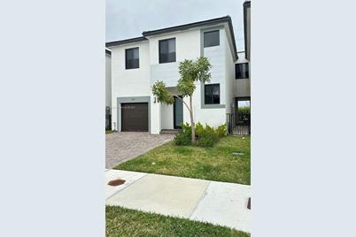 15731 SW 136th Ter - Photo 1