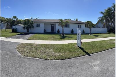 16520 SW 294th Ter - Photo 1