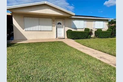11855 SW 203rd Ter - Photo 1