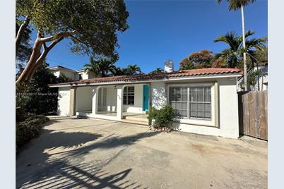 1520 SW 19th Ave - Photo 1