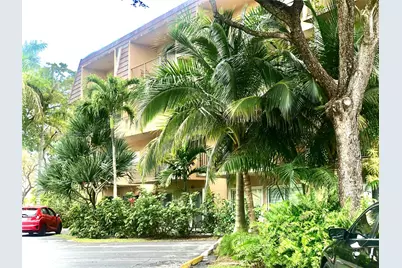 7900 Camino Cir #402, Miami, FL 33143 - Photo 1