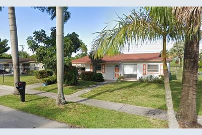 1564 NW 31st Way, Lauderhill, FL 33311 - Photo 1