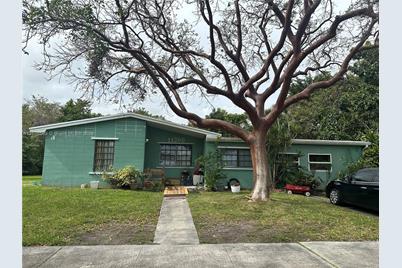 11300 SW 108th Ave - Photo 1