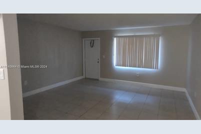 505 NW 177th St #106 - Photo 1