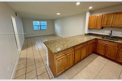 17255 SW 95th Ave #105 - Photo 1