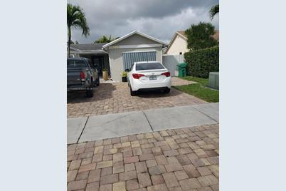14223 SW 153rd Ter #1 - Photo 1