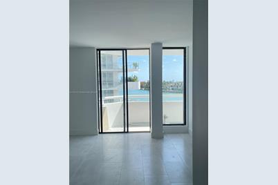 6820 Indian Creek Dr #4D, Miami Beach, FL 33141 - Photo 1