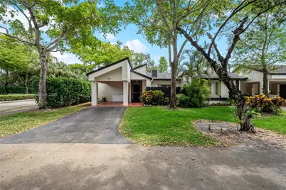 272 Fairway Circle #98, Weston, FL 33326 - Photo 1